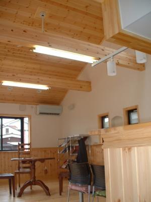 開放感いっぱいの勾配天井